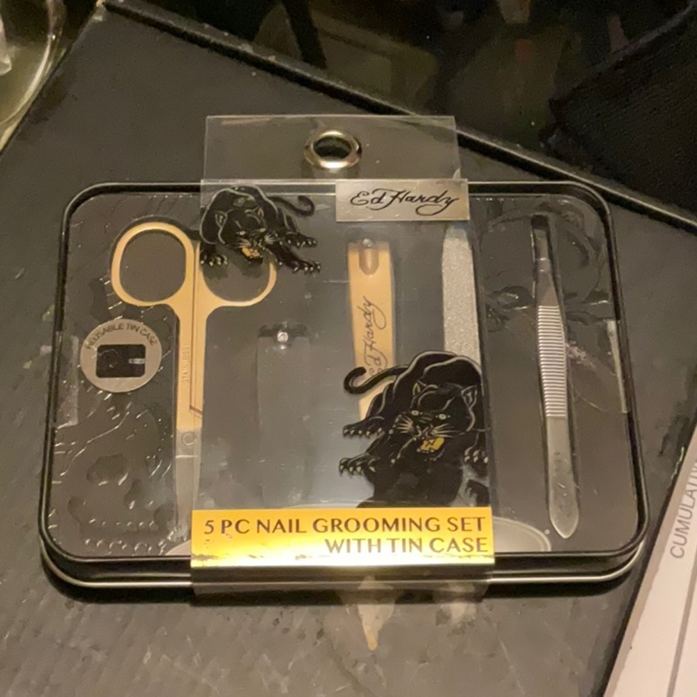 Ed Hardy Black and Gold Nail Grooming Set